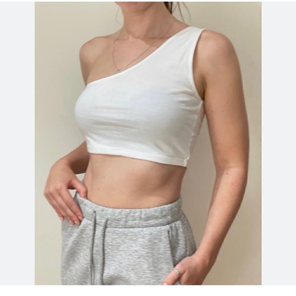 Fashion nova size S/M white one shoulder crop tank Women’sl
